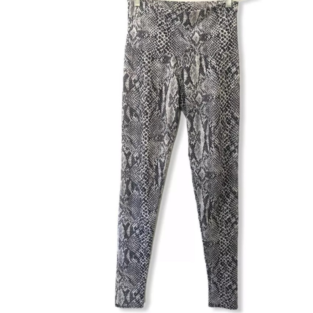 Onezie high waisted snake skin legging